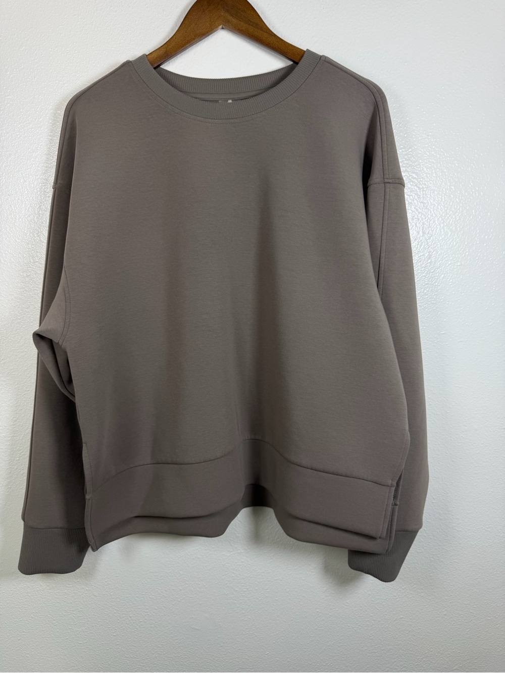 CALIA by Carrie Underwood Women's Crewneck Sweatshirt - Taupe